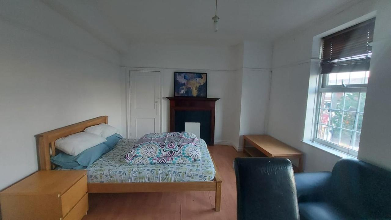 London Edgware Station Apartment Екстериор снимка