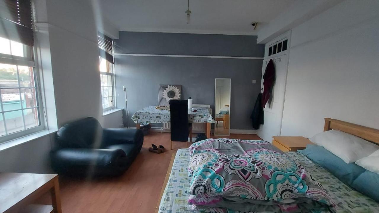London Edgware Station Apartment Екстериор снимка