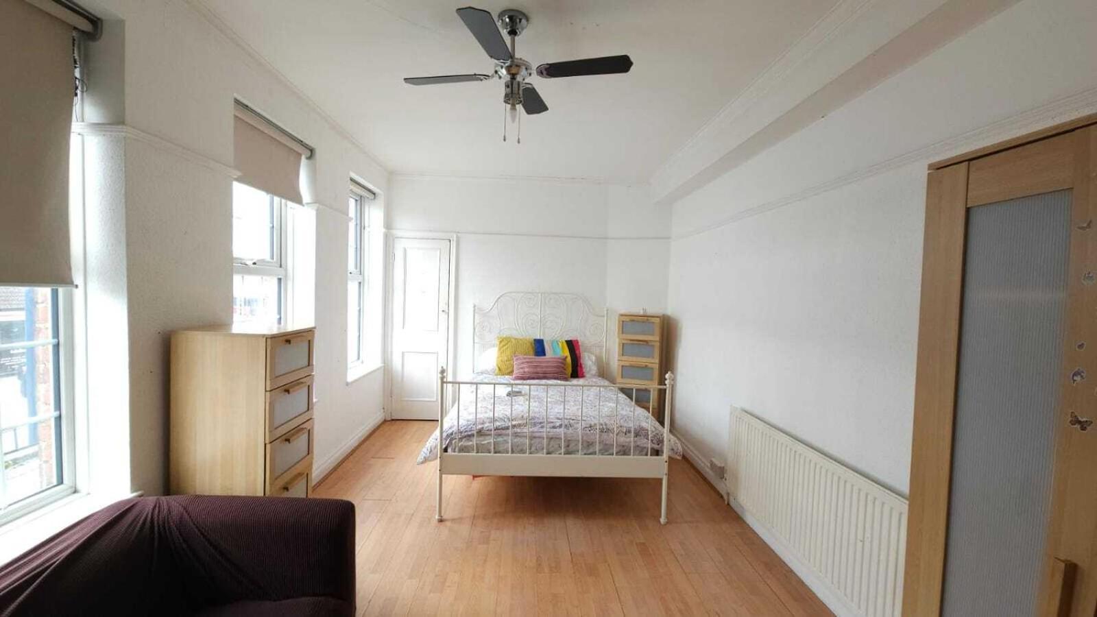 London Edgware Station Apartment Стая снимка