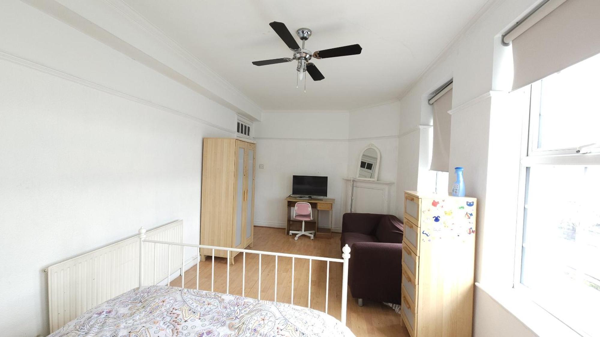 London Edgware Station Apartment Екстериор снимка