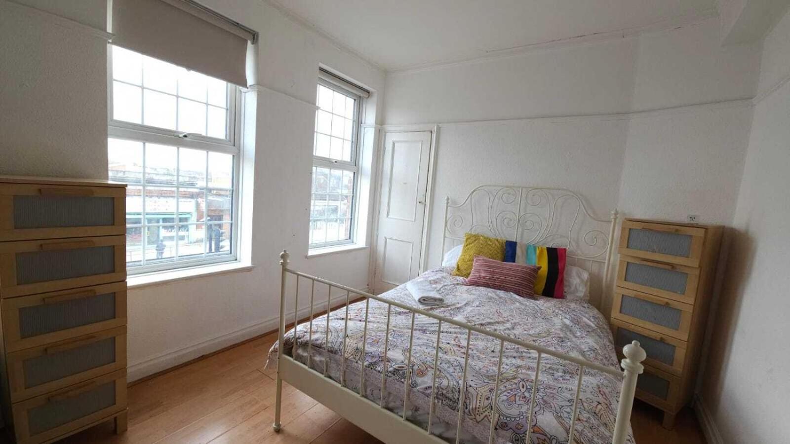 London Edgware Station Apartment Стая снимка